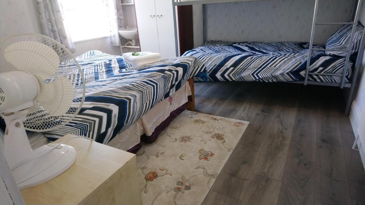 Renovated 4-Bed Home - Sleeps 9 - Parking - Spa 黑潭 外观 照片