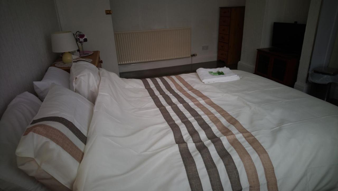 Renovated 4-Bed Home - Sleeps 9 - Parking - Spa 黑潭 外观 照片